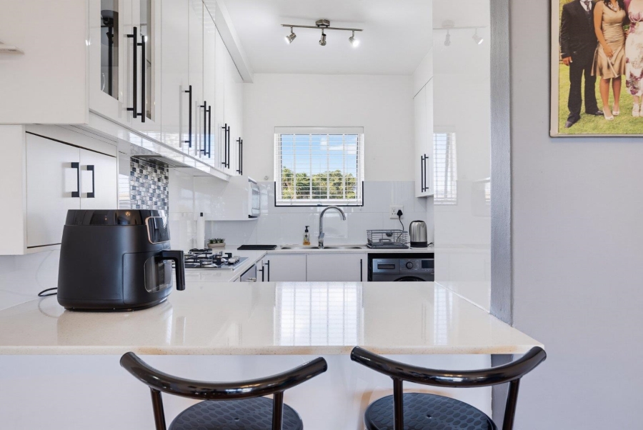 2 Bedroom Property for Sale in Milnerton Western Cape